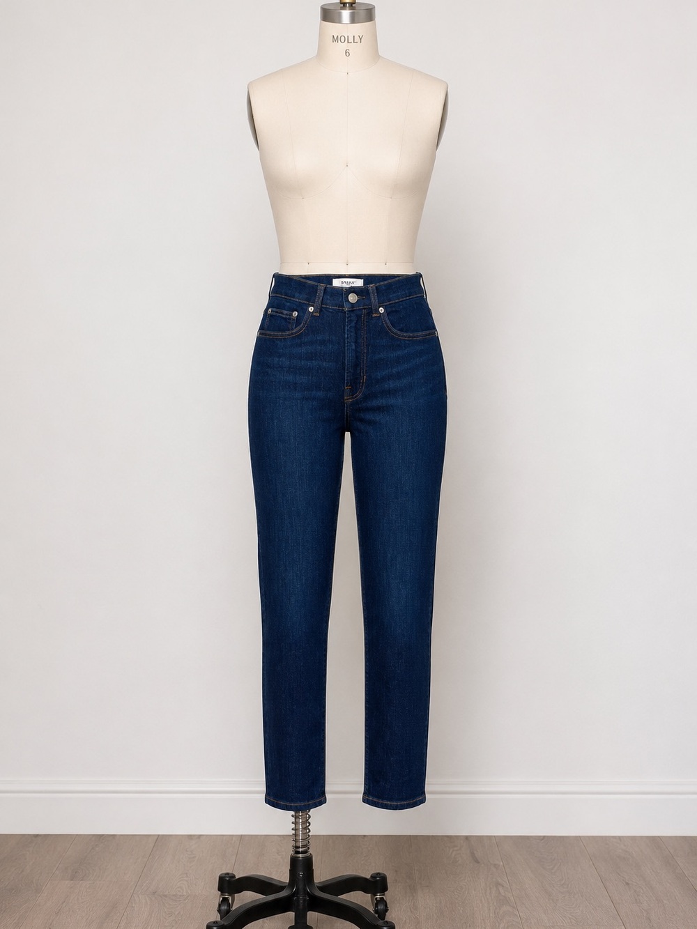 SPANX Ankle Slim Jeans NWT Size 6 Hayward Wash Shaping Denim